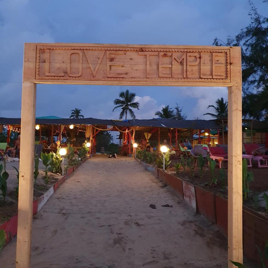 Love Temple Beach Resort アランボル エクステリア 写真